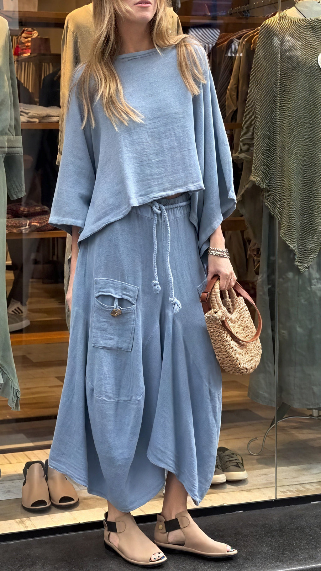 Completo da donna in 2 pezzi, vestibilità comoda: top a gamba larga e pantaloni fluidi con tasche