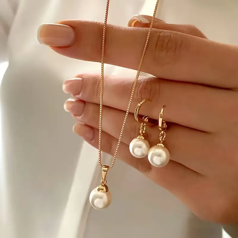 Parure collana perle e orecchini - Femminile e raffinata