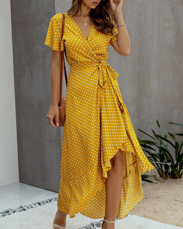 Elegante abito floreale avvolgente da donna – Stile estivo con volant