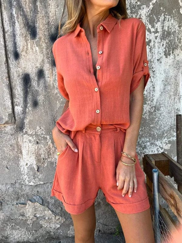 Completo casual da donna con camicia e pantaloncini - Completo estivo leggero ed elegante