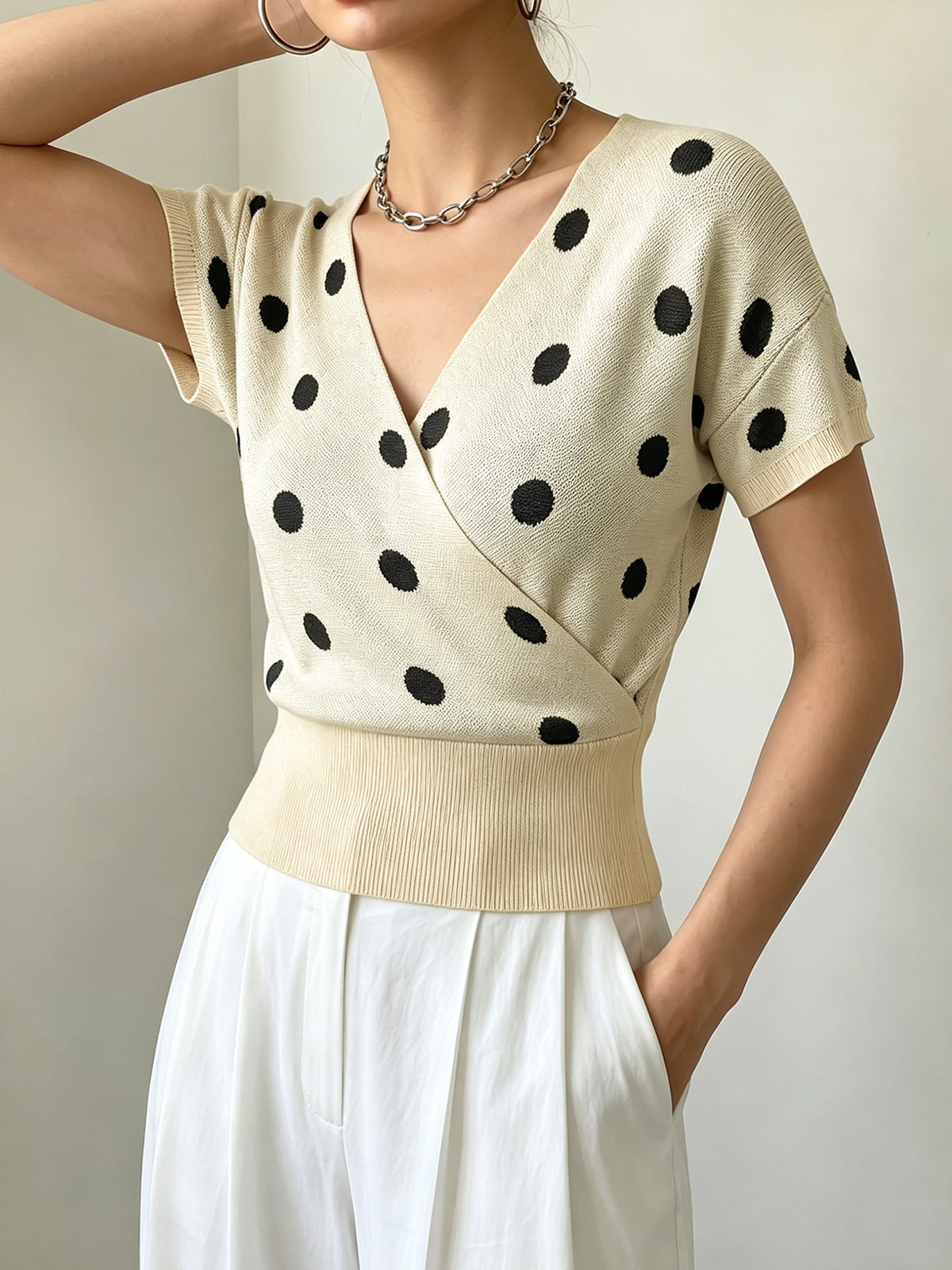 Top femme en maille à col V à pois - Léger et ravissant