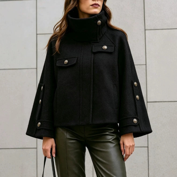 Cappotto corto donna ampio a collo alto - Elegante e caldo