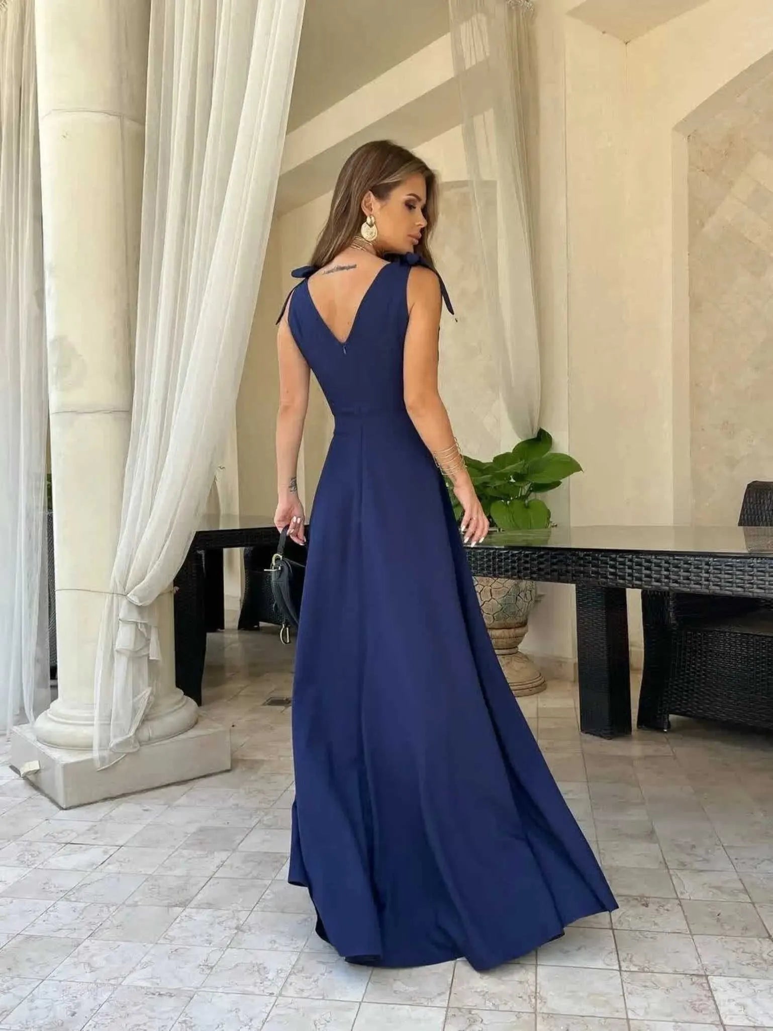 Abito maxi da donna da gala con linea fluida - Elegante e raffinato