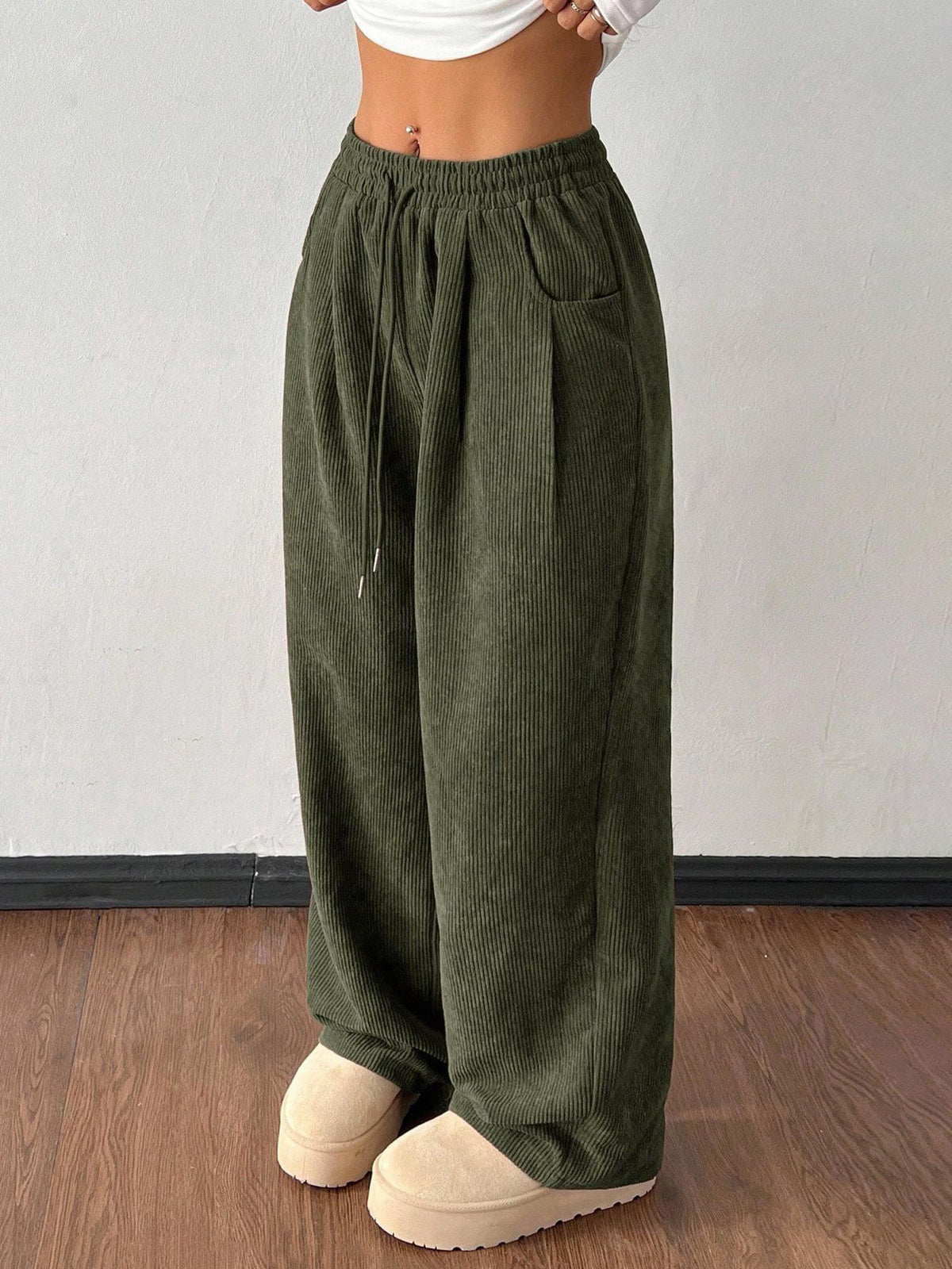 Pantalon femme en velours côtelé - Doux et tendance