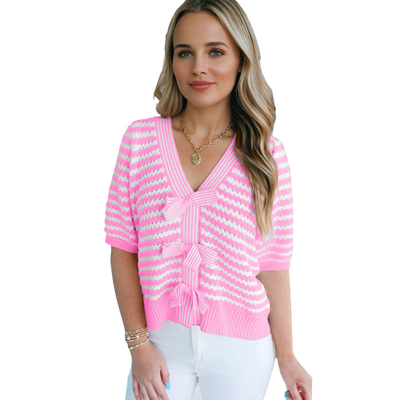Maglia donna a maniche corte con scollo a V e fiocchi - Morbida e originale