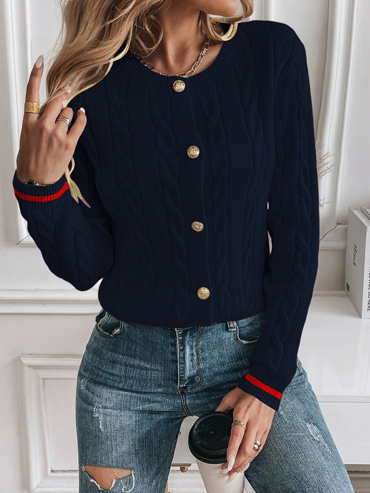 Women's cable-knit cardigan - Refined and soft
