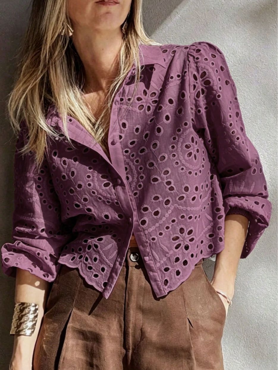 Camicetta corta da donna ricamata e traforata - Leggera ed elegante