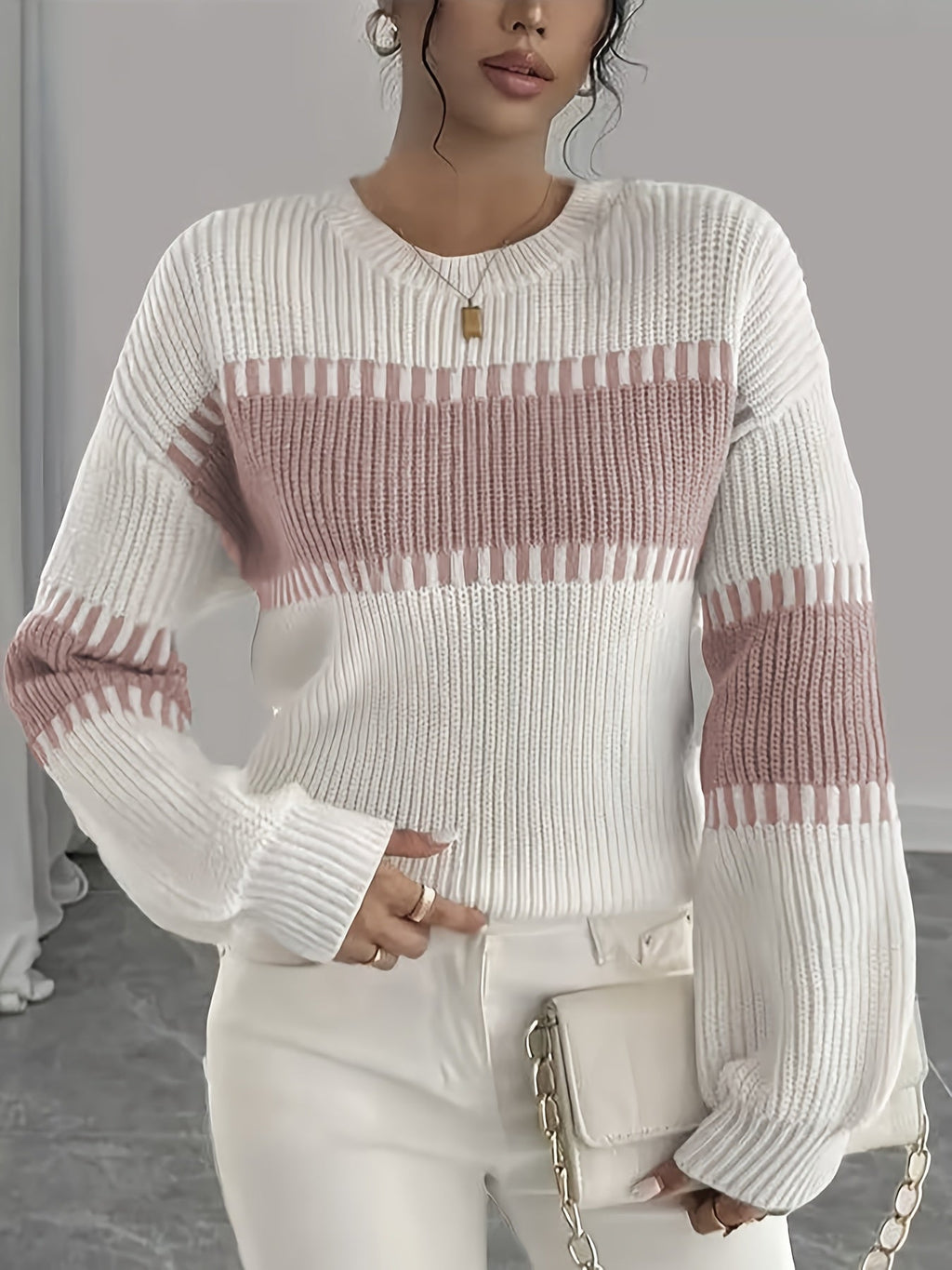 Stribet damesweater i colorblock – Moderne og blød
