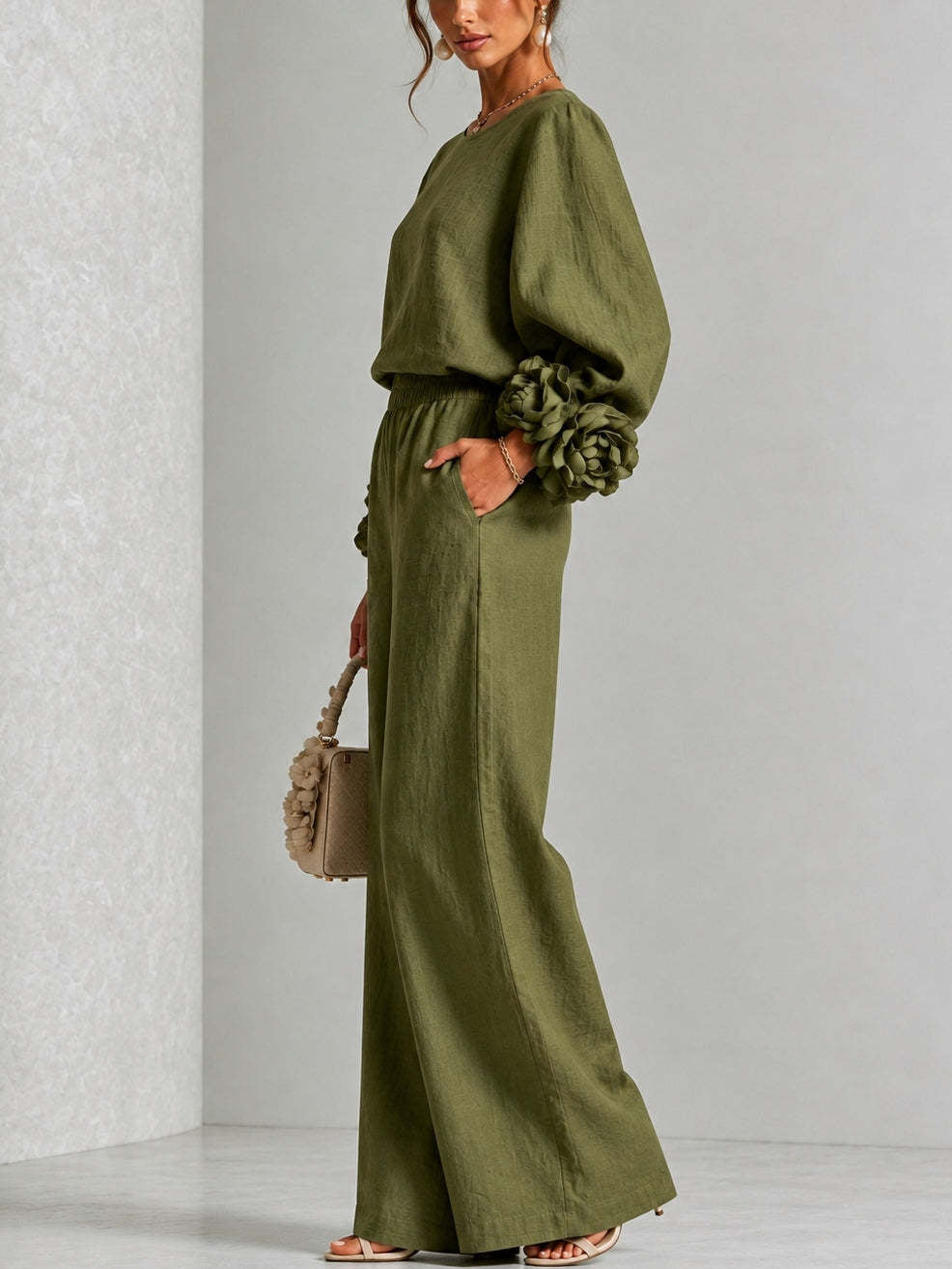 Ensemble femme avec top à poignets fleuris et pantalon ample – Élégant et décontracté
