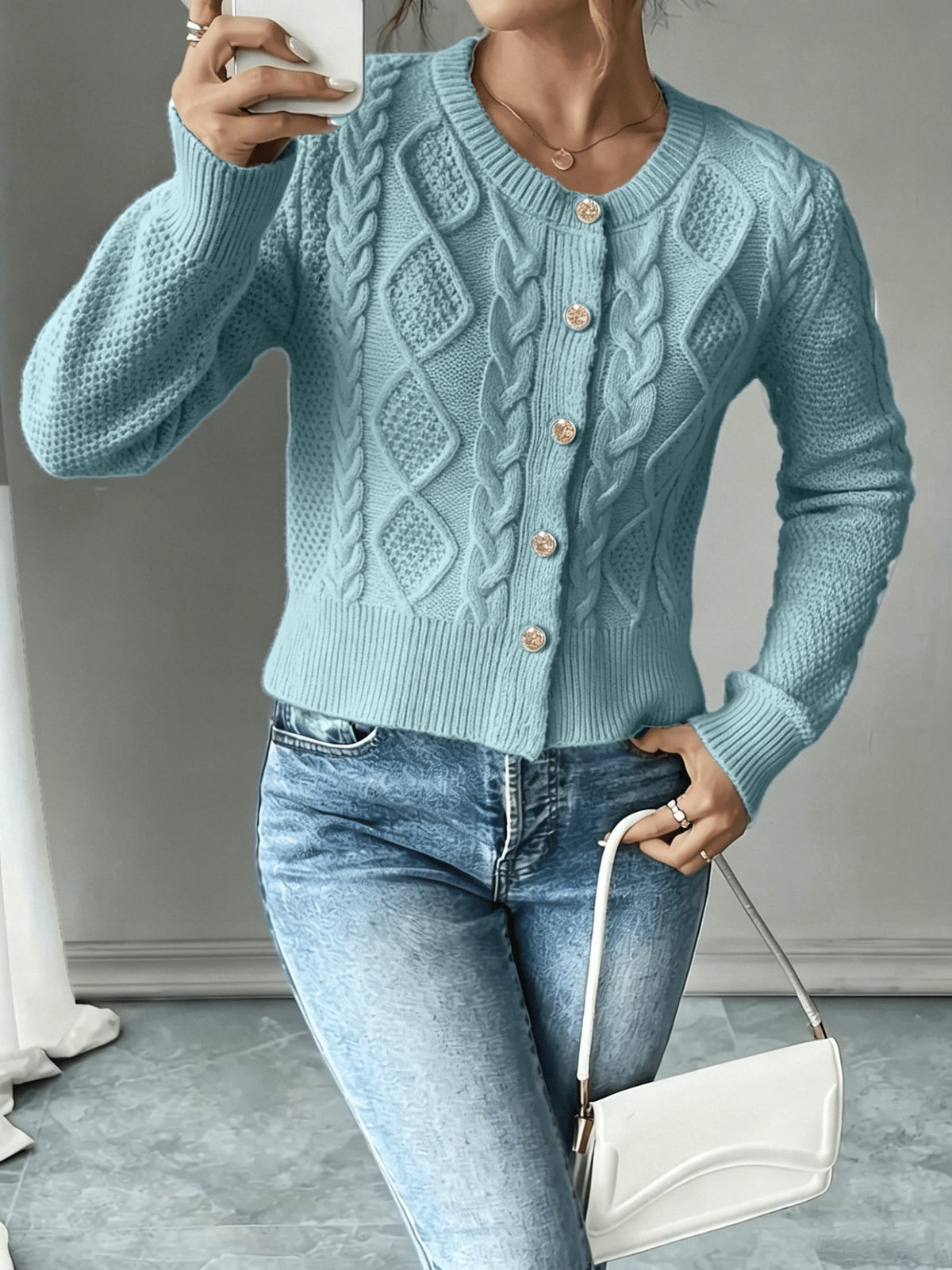 Cardigan donna a trecce con bottoni - Elegante e morbido