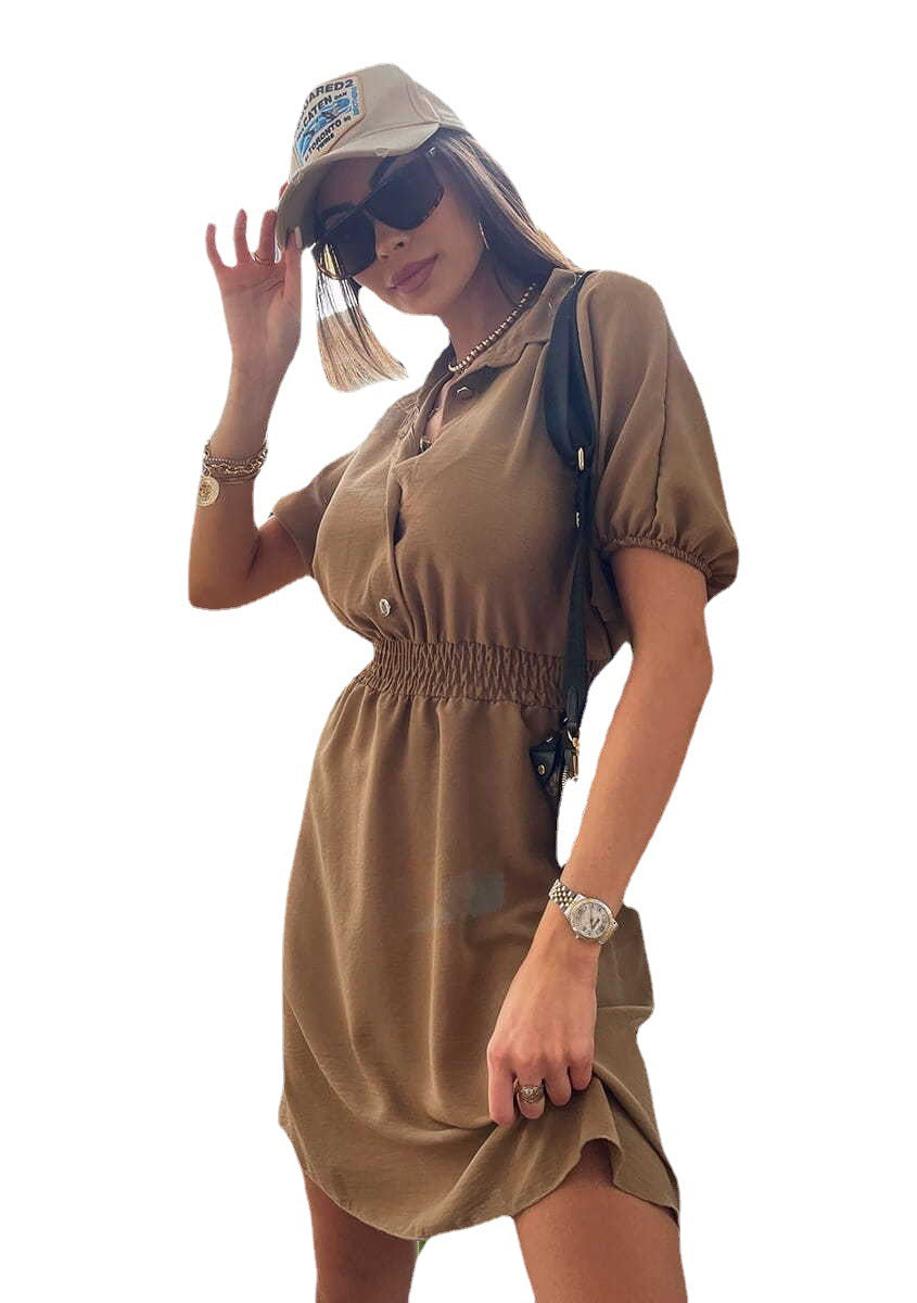 Abito donna con colletto sartoriale e vita definita