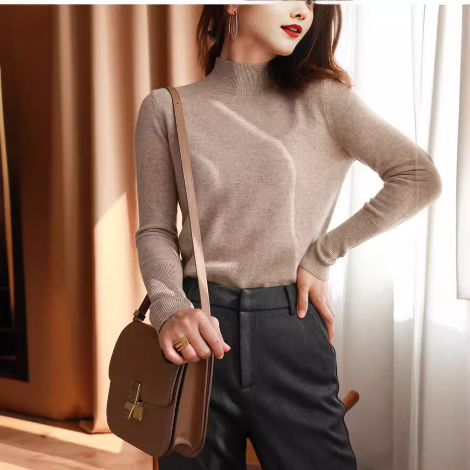 Pull basique pour femme à col montant - Doux et essentiel