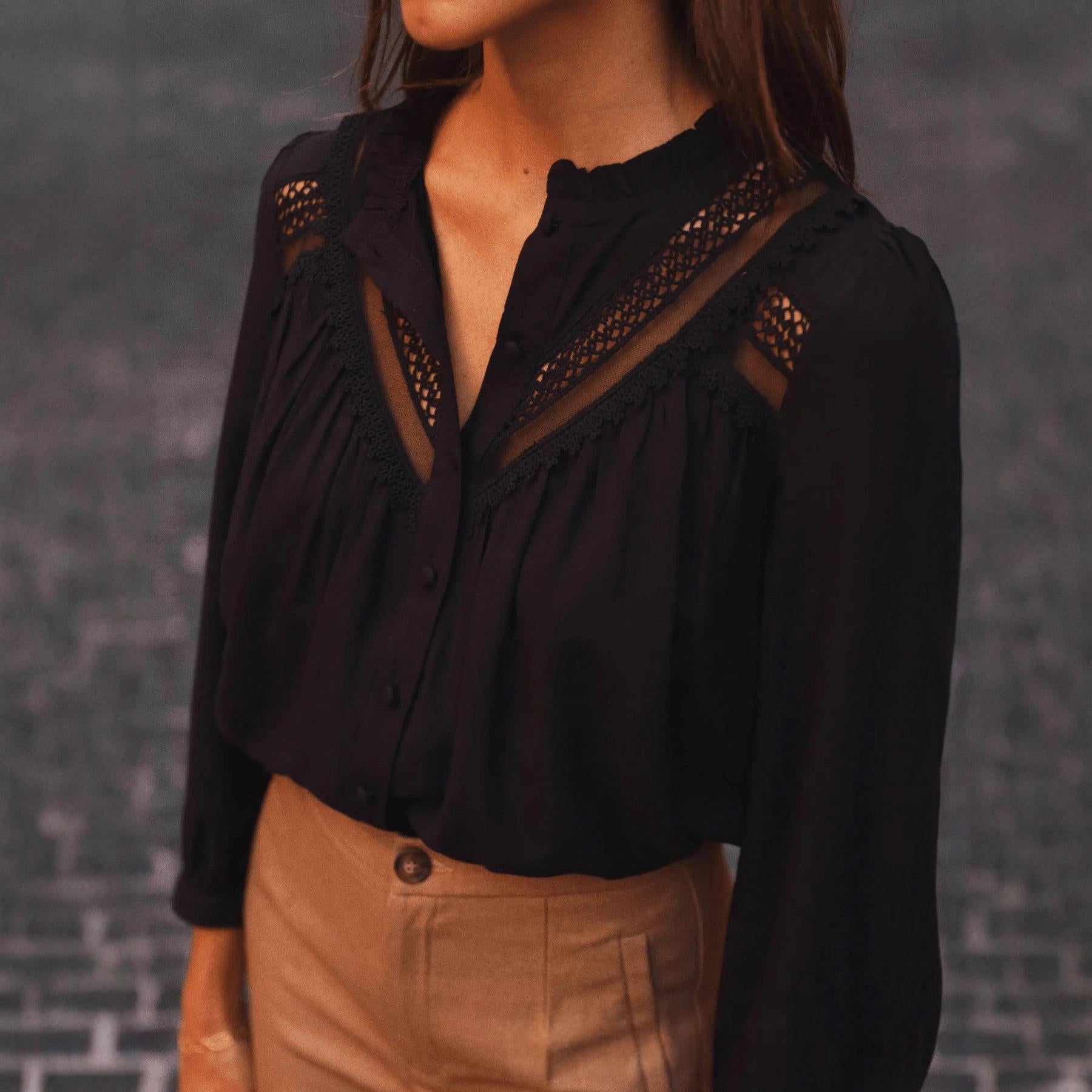 Top donna con inserto in pizzo - Semplice e femminile