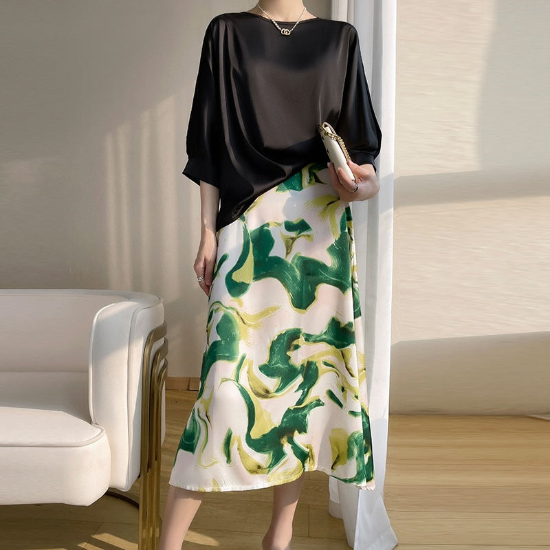 Blusa Donna in Seta Ghiacciata Satinata con Scollo Tondo – Leggera ed Elegante