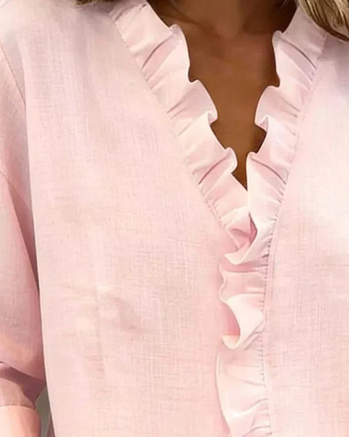 Lightweight women's blouse with a V-neck - Flowing and elegant