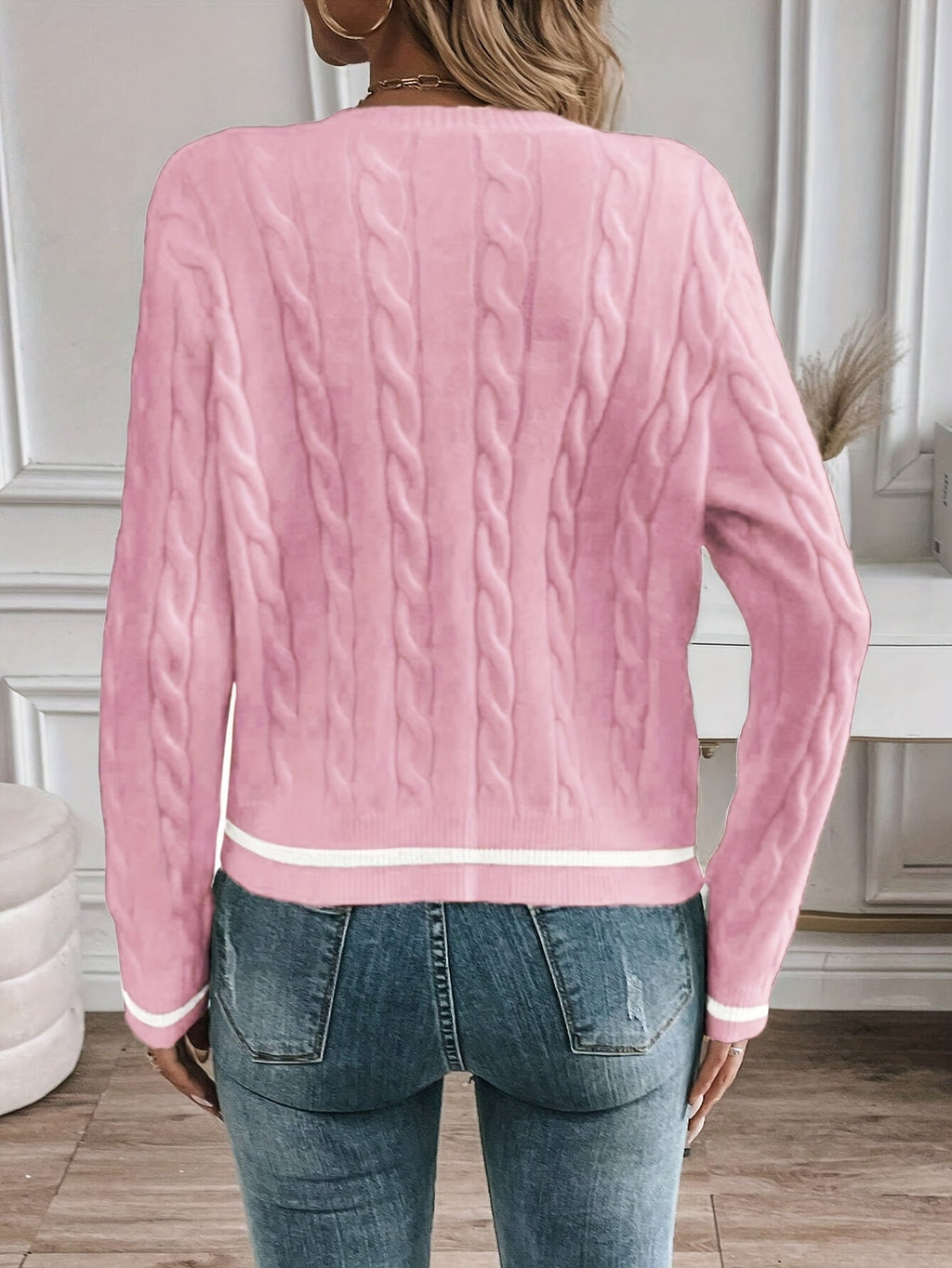 Women's cable-knit cardigan - Refined and soft