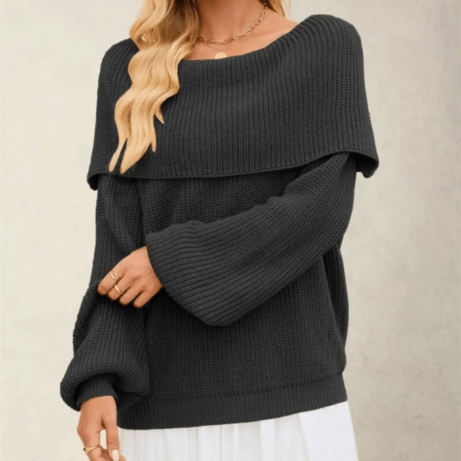 Pull femme en maille à épaules dénudées – Style doux, chic et élégant.