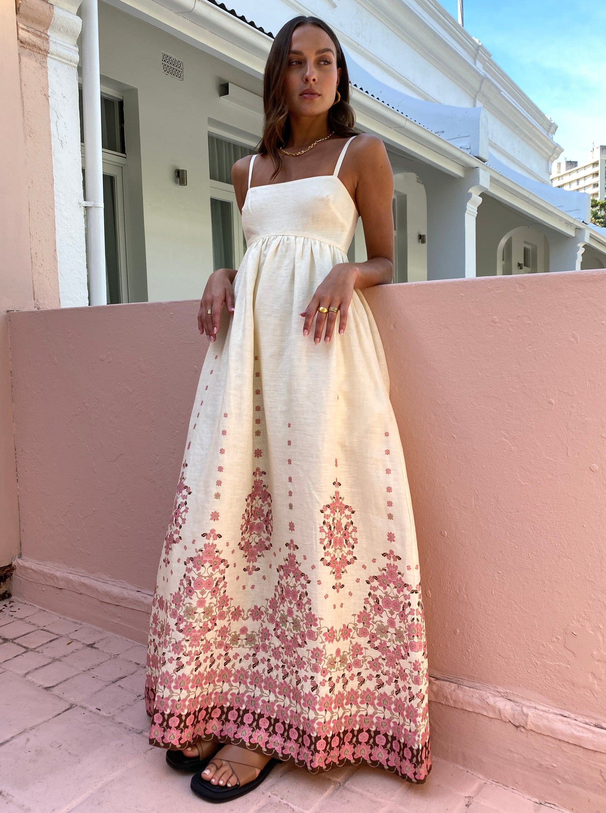 Abito maxi floreale da donna – Leggero con spalline e tasche