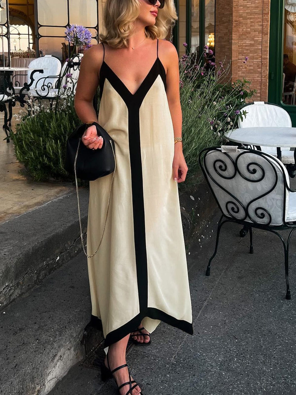 Elegante abito lungo con spalline sottili da donna – scollo a V e taglio fluido