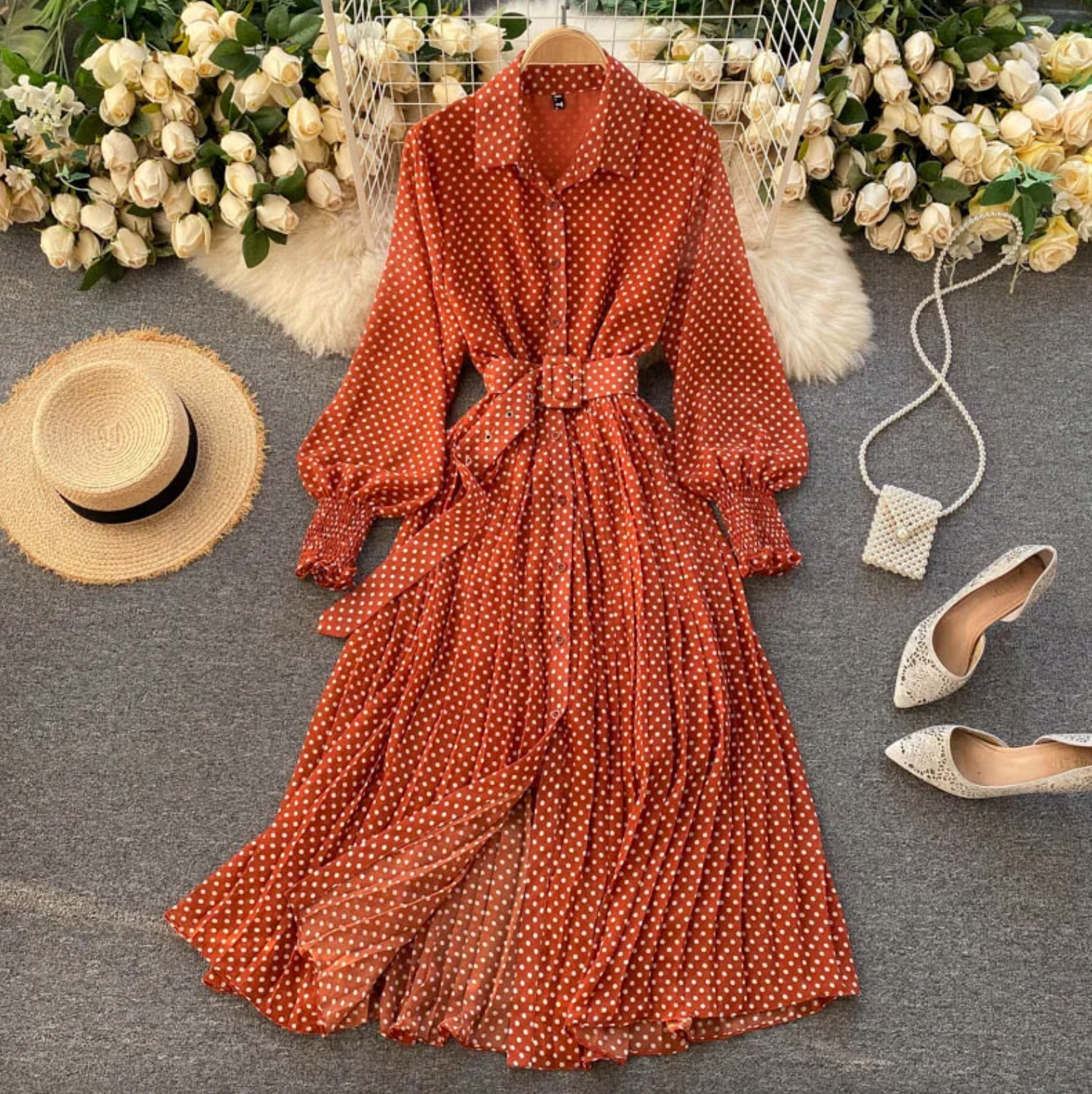Abito elegante da donna a pois – Stile casual e alla moda per occasioni formali come lavoro e feste.