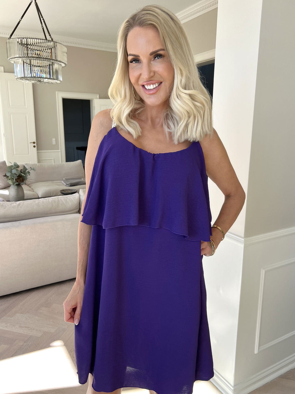 Elegante abito midi con spalline sottili da donna – Leggero e confortevole