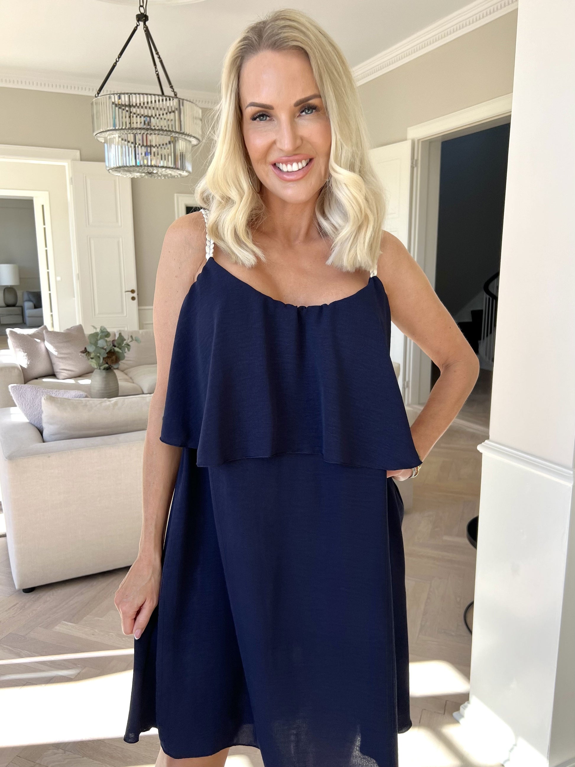 Elegante abito midi con spalline sottili da donna – Leggero e confortevole