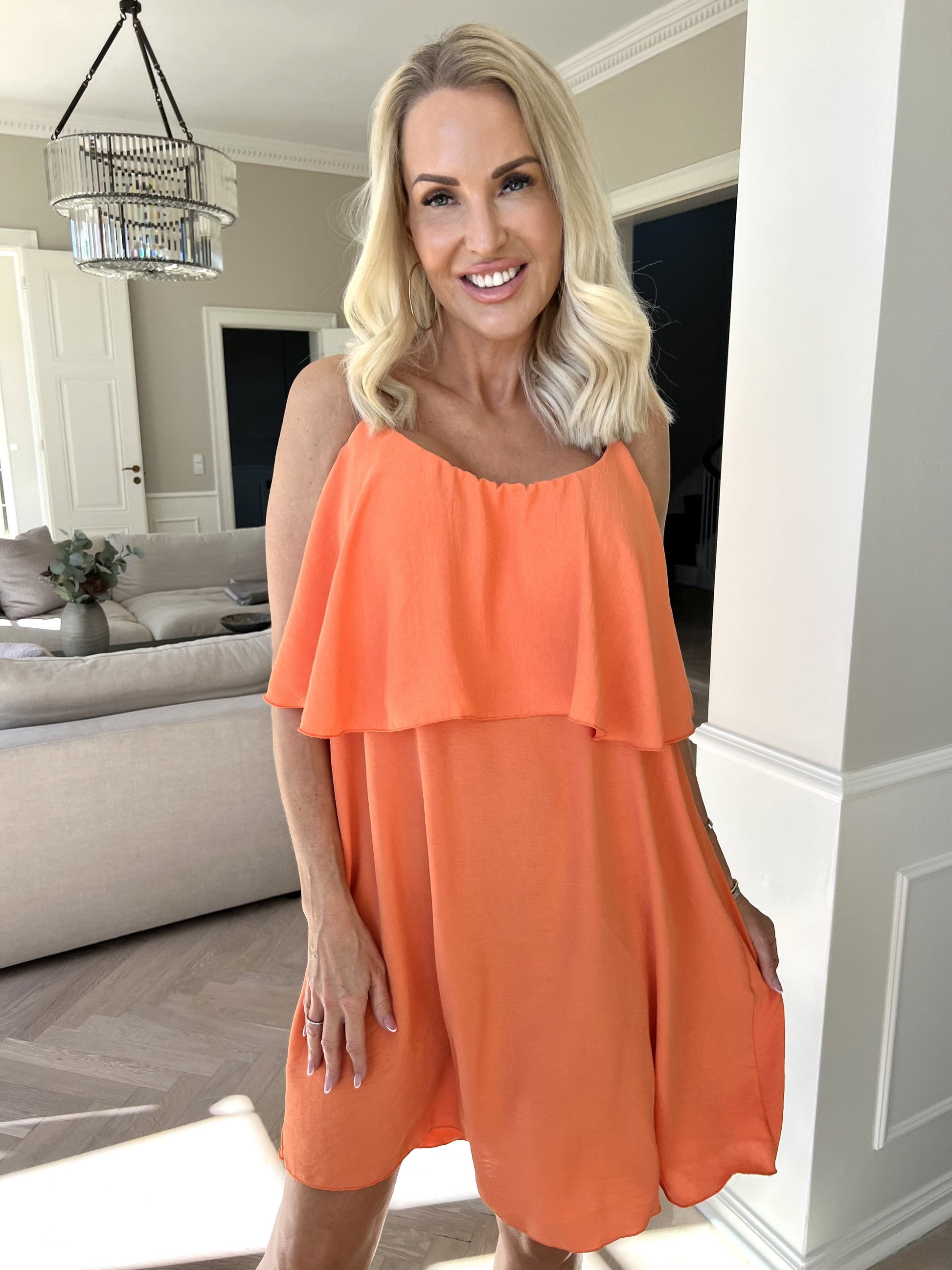 Elegante abito midi con spalline sottili da donna – Leggero e confortevole
