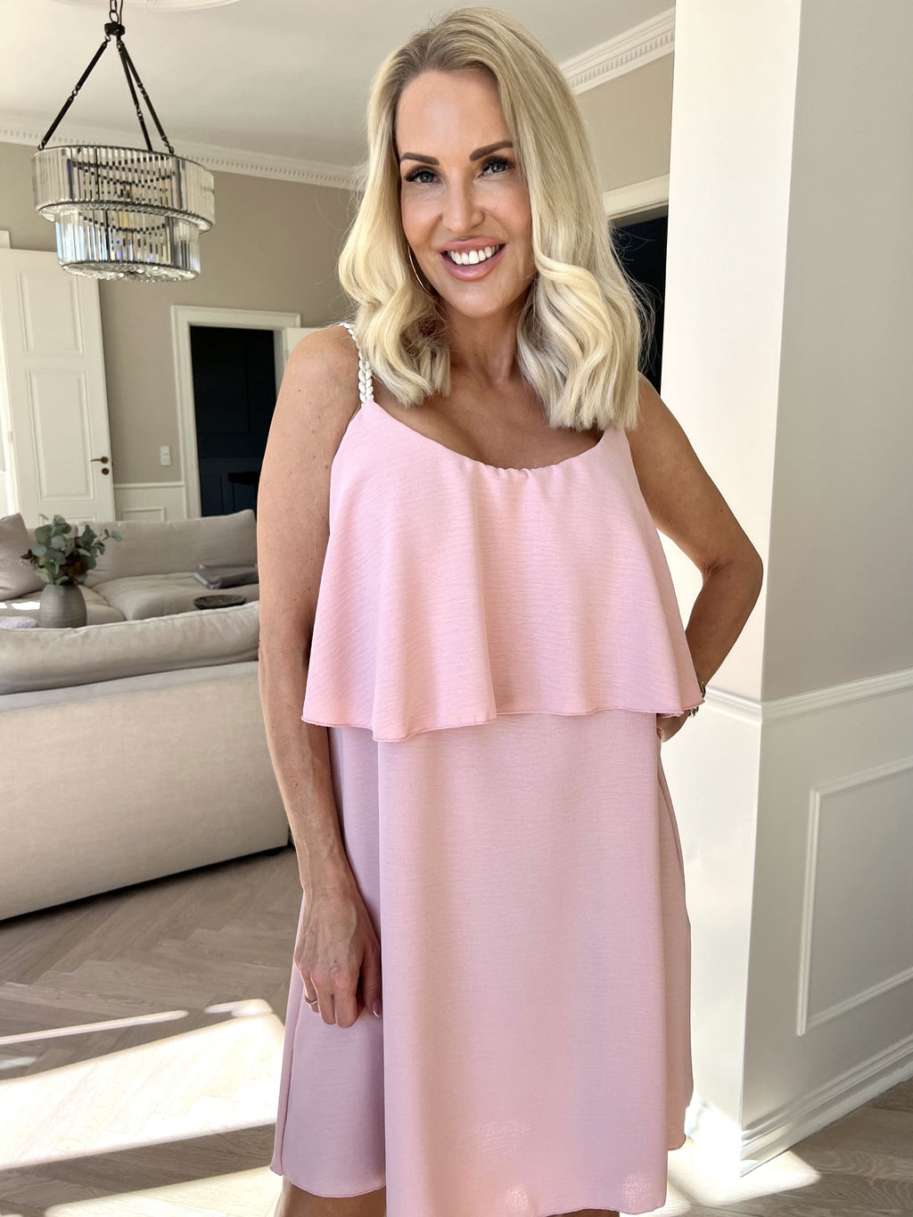 Elegante abito midi con spalline sottili da donna – Leggero e confortevole