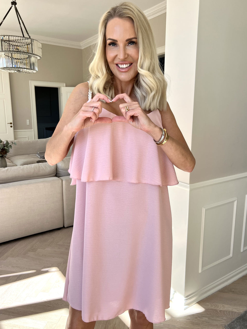 Elegante abito midi con spalline sottili da donna – Leggero e confortevole