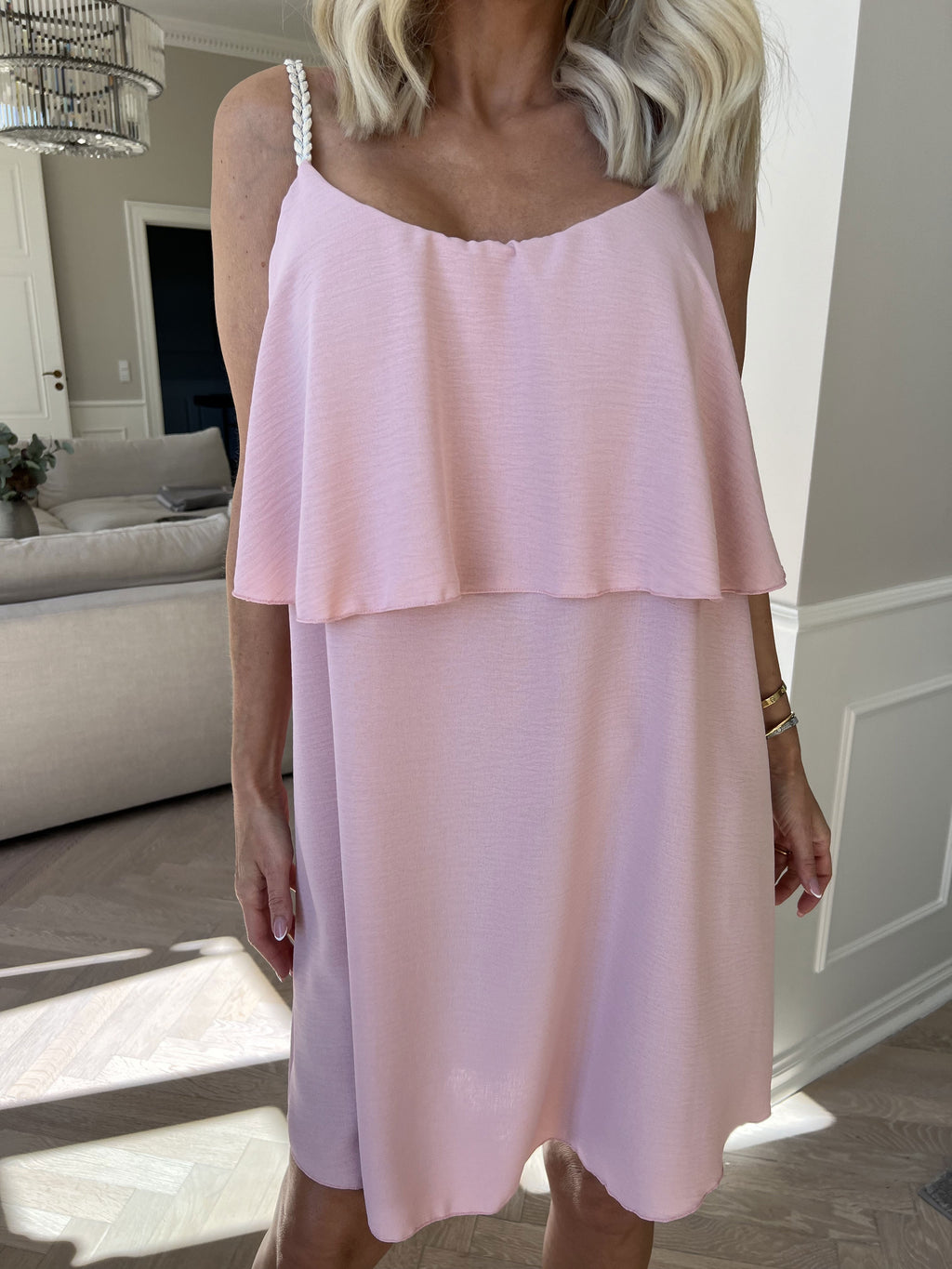 Elegante abito midi con spalline sottili da donna – Leggero e confortevole