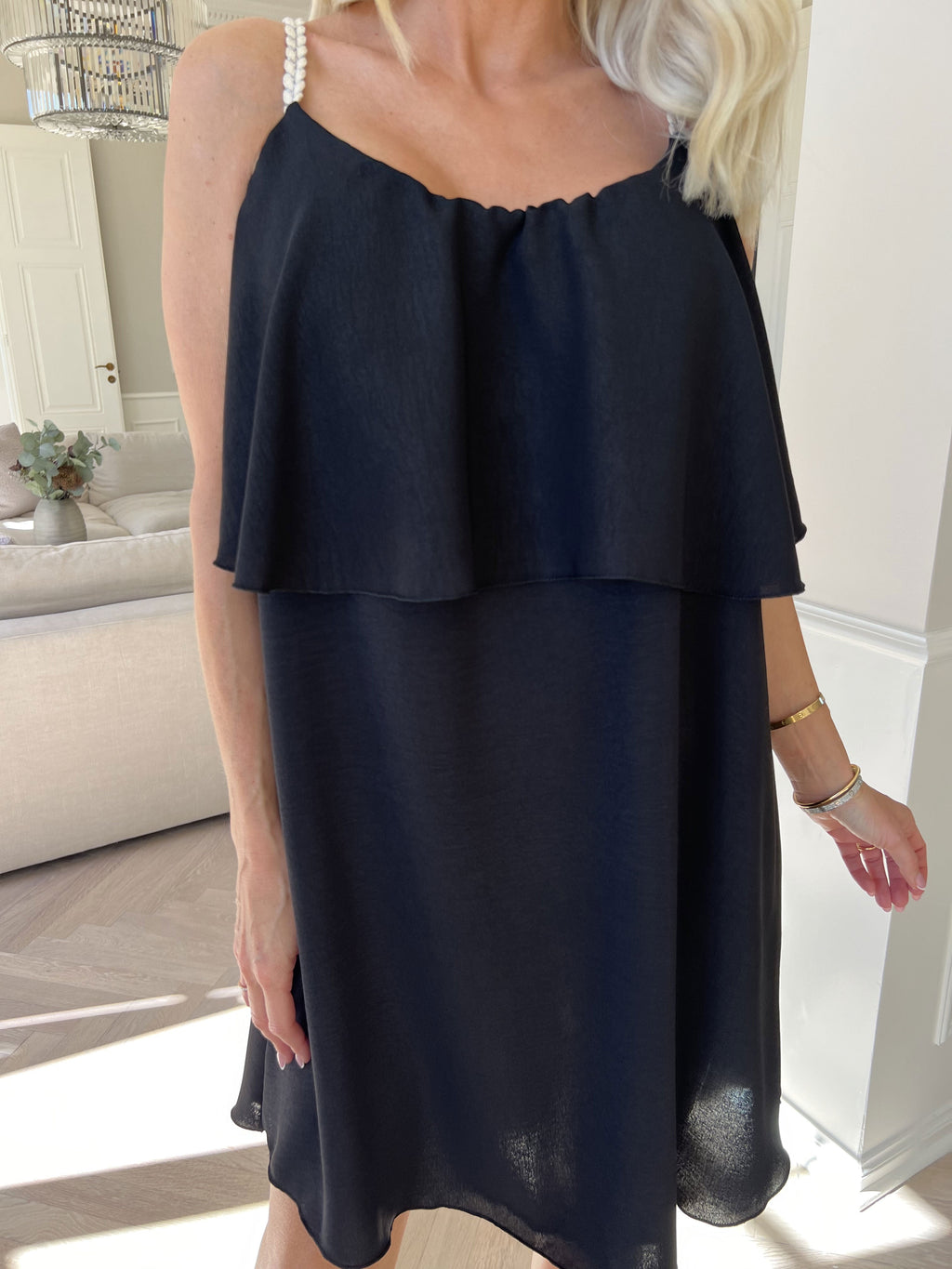 Elegante abito midi con spalline sottili da donna – Leggero e confortevole