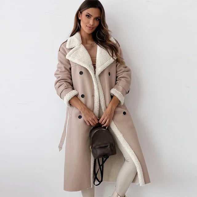 Cappotto da donna con revers e fodera in sherpa – Capo invernale lungo ed elegante