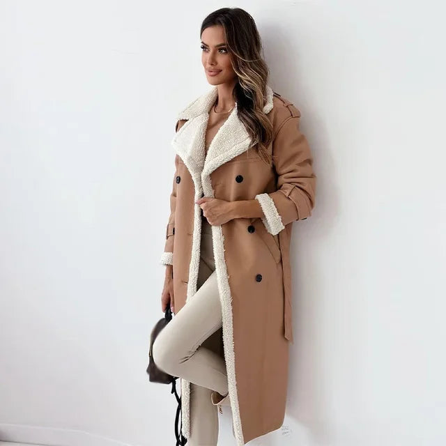 Cappotto da donna con revers e fodera in sherpa – Capo invernale lungo ed elegante