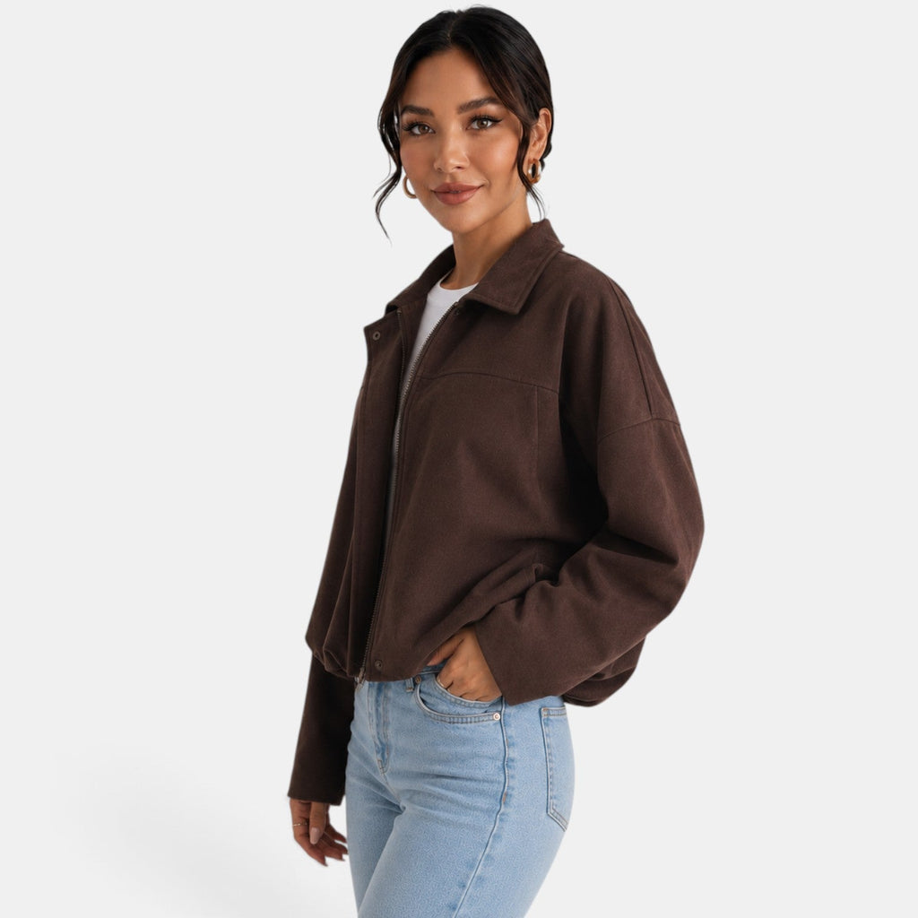 Chaqueta de mujer de ante otoñal: estilo elegante, suave y refinado