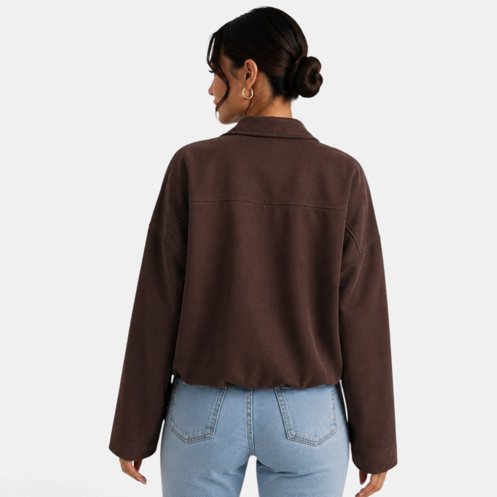 Chaqueta de mujer de ante otoñal: estilo elegante, suave y refinado