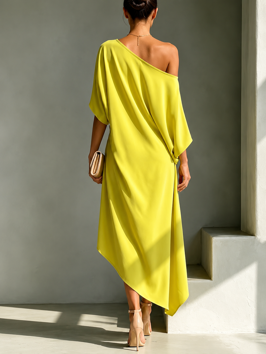 Abito asimmetrico da donna elegante - Fluido e luminoso