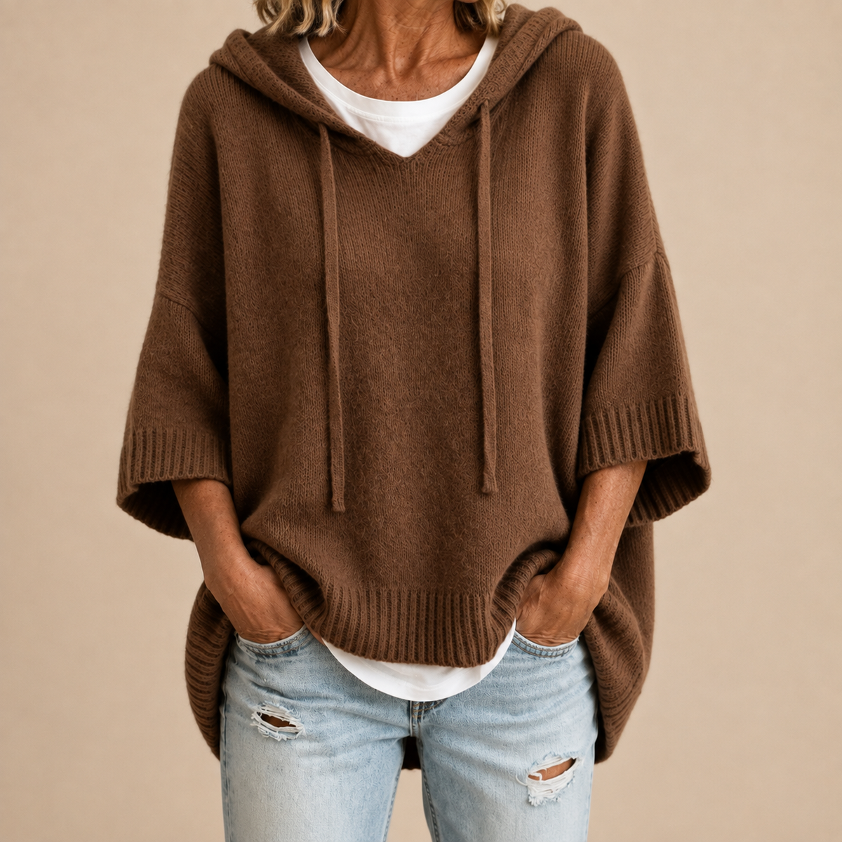 Poncho donna in maglia con cappuccio - Morbido e pratico