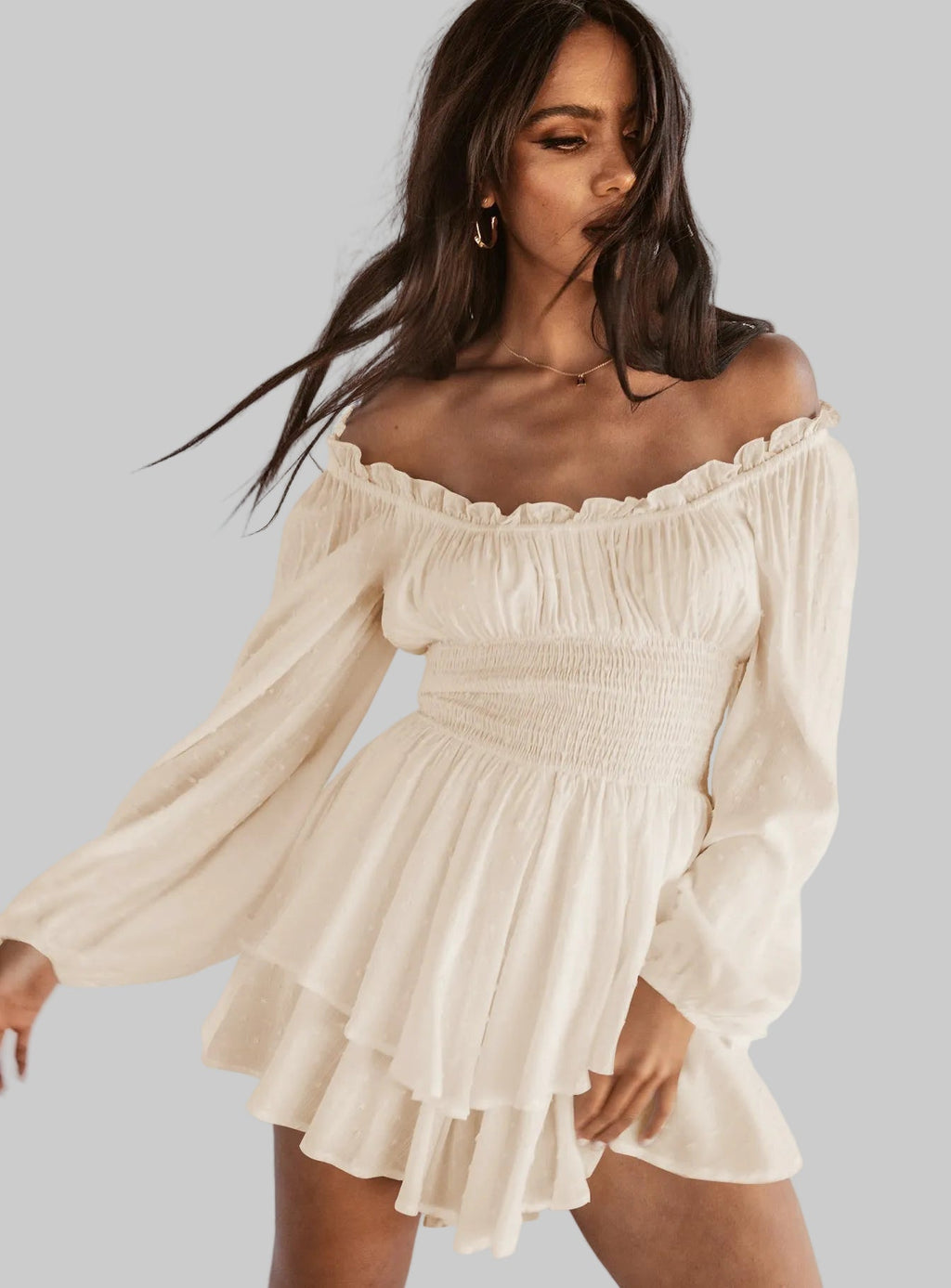 Tuta corta da donna con spalle scoperte - Chic e leggera
