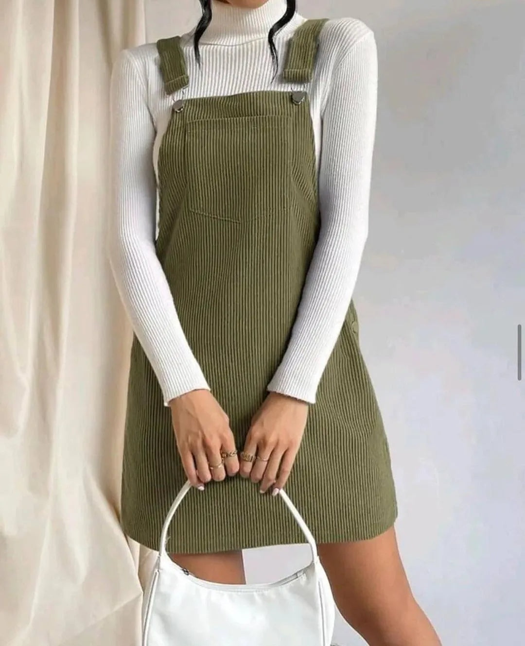 Abito da donna in velluto a coste – Stile classico