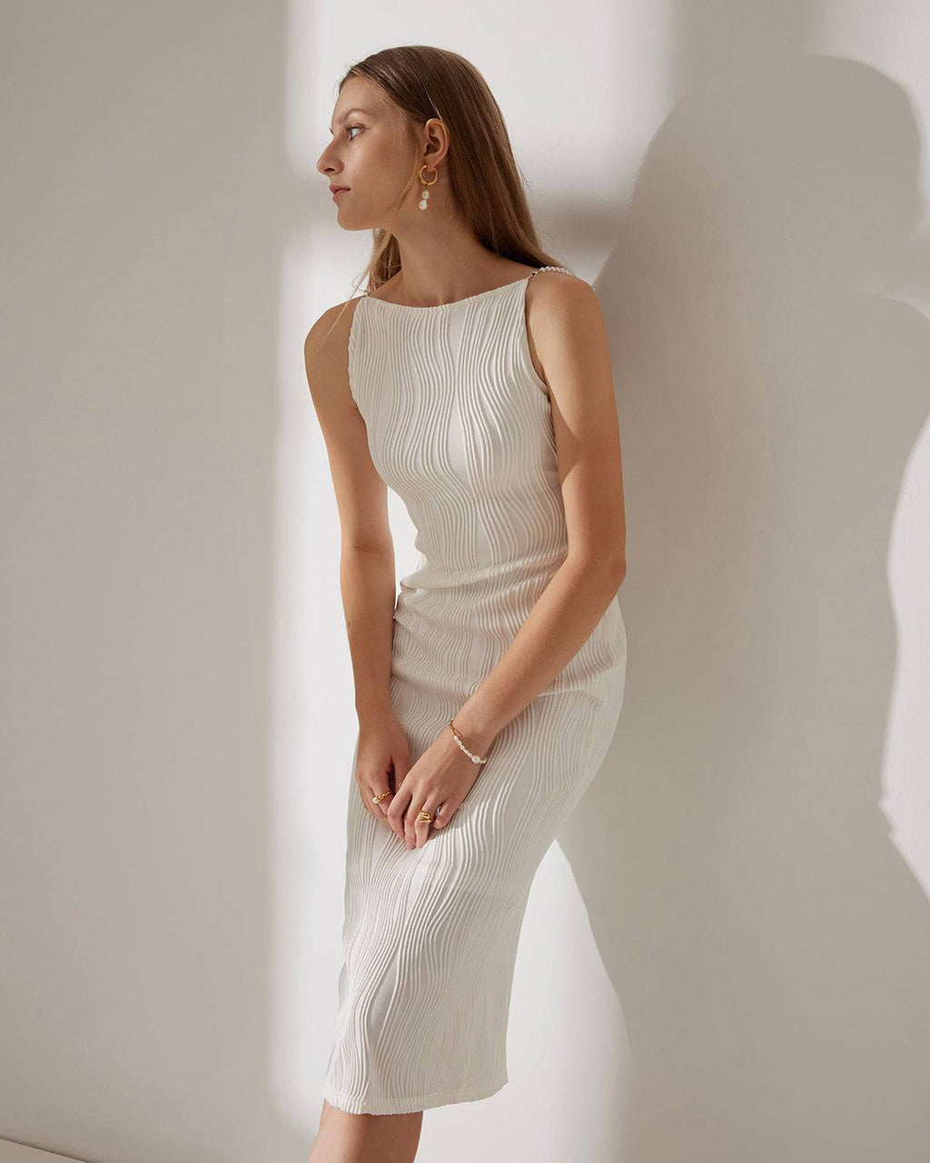 Abito Midi Donna a Coste Elegante – Design Raffinato con Dettagli in Perle