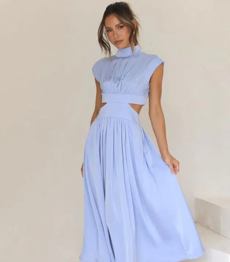 Abito lungo aperto sul fianco da donna – Elegante outfit estivo fluido