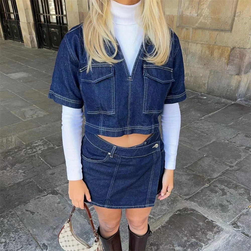 Set top in denim da donna con gonna-pantaloncino