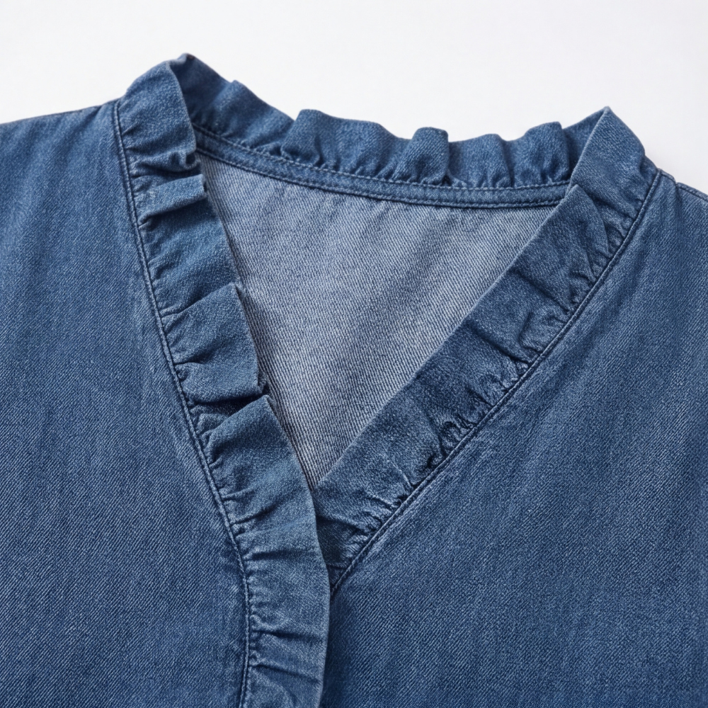 Blouse en jean à col en V et volants Vivara - Douce et féminine