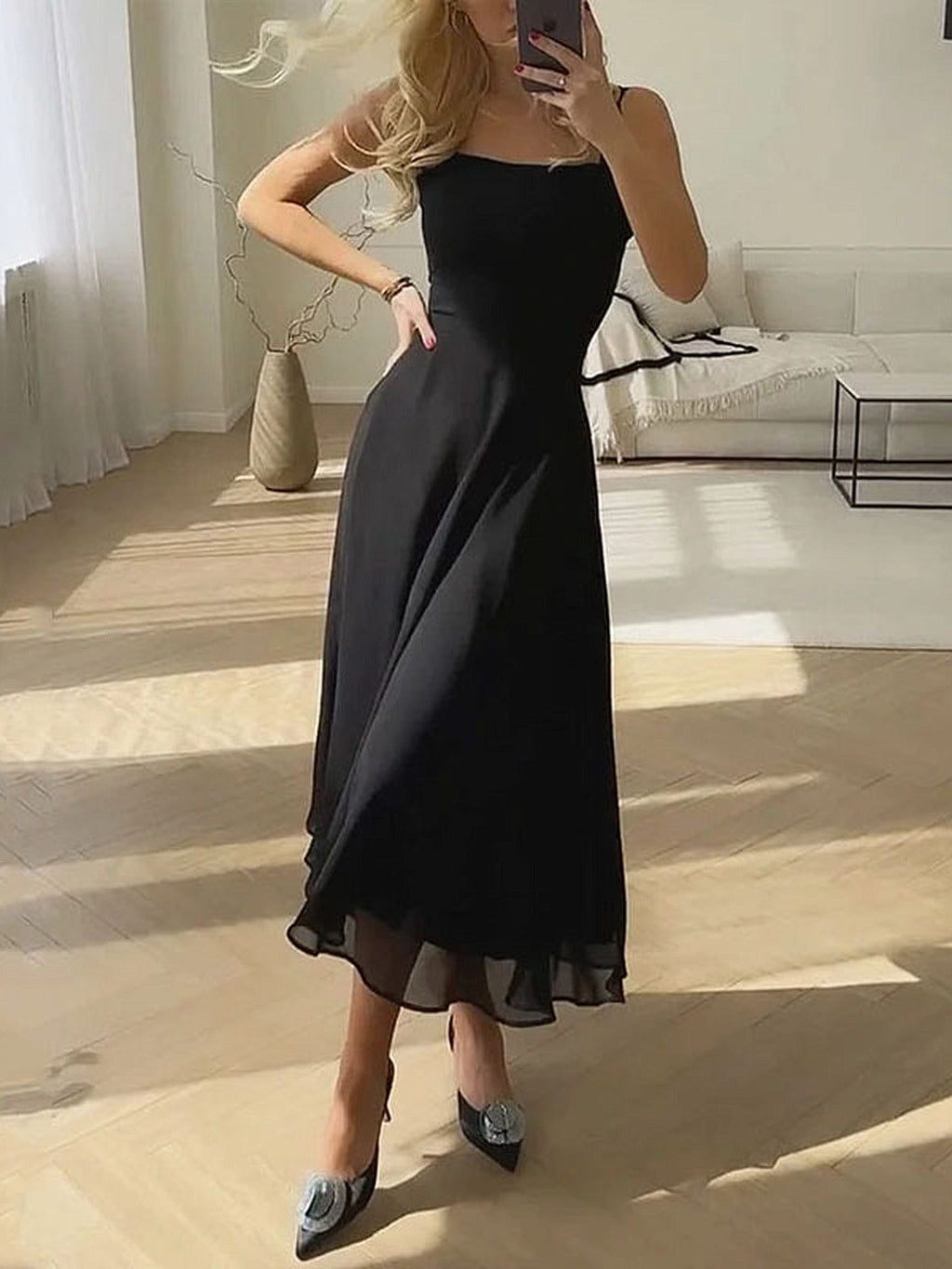 Abito estivo da donna con scollo quadrato – Classico e femminile