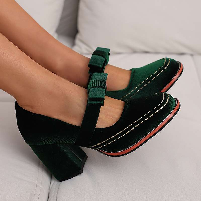 Mocassini in velluto con tacco a blocco – Scarpe eleganti e comode