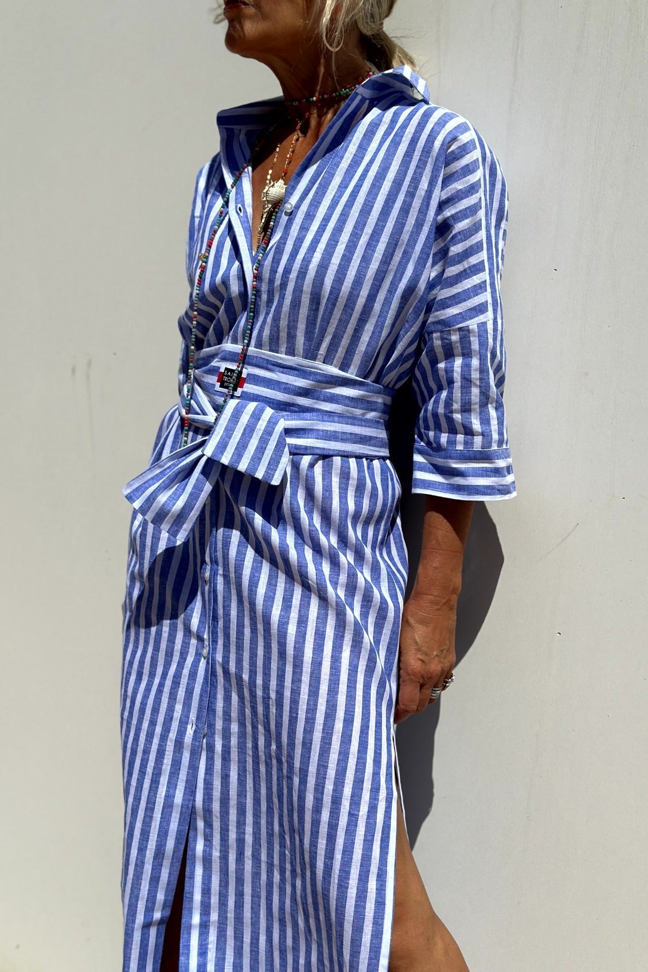 Abito a righe da donna con cintura da annodare - Chic e casual