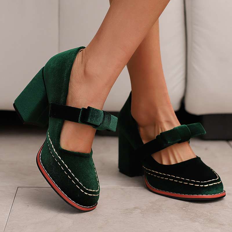 Mocassini in velluto con tacco a blocco – Scarpe eleganti e comode