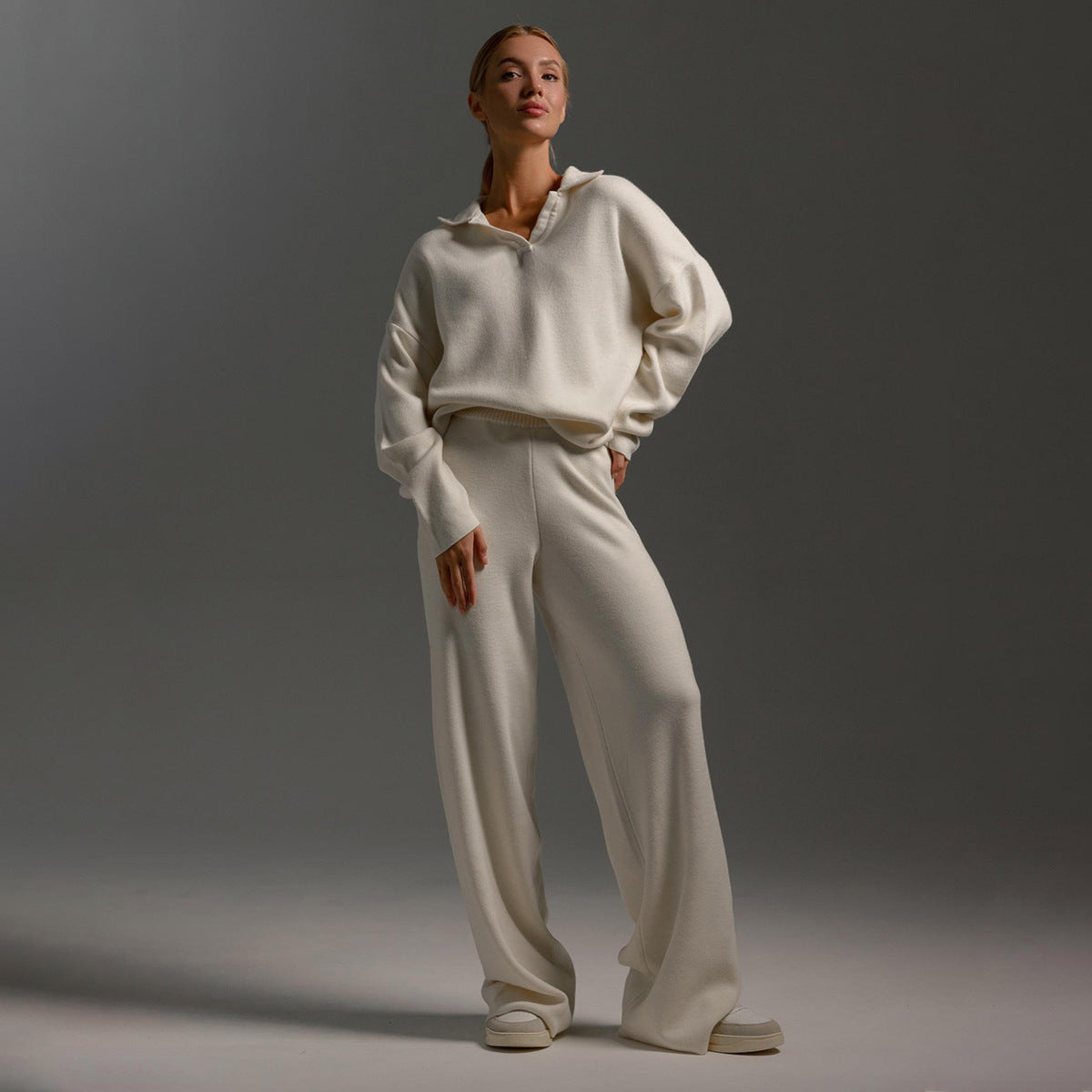 Completo da casa da donna – Set coordinato in maglia con maglione oversize, colletto e pantaloni a gamba larga
