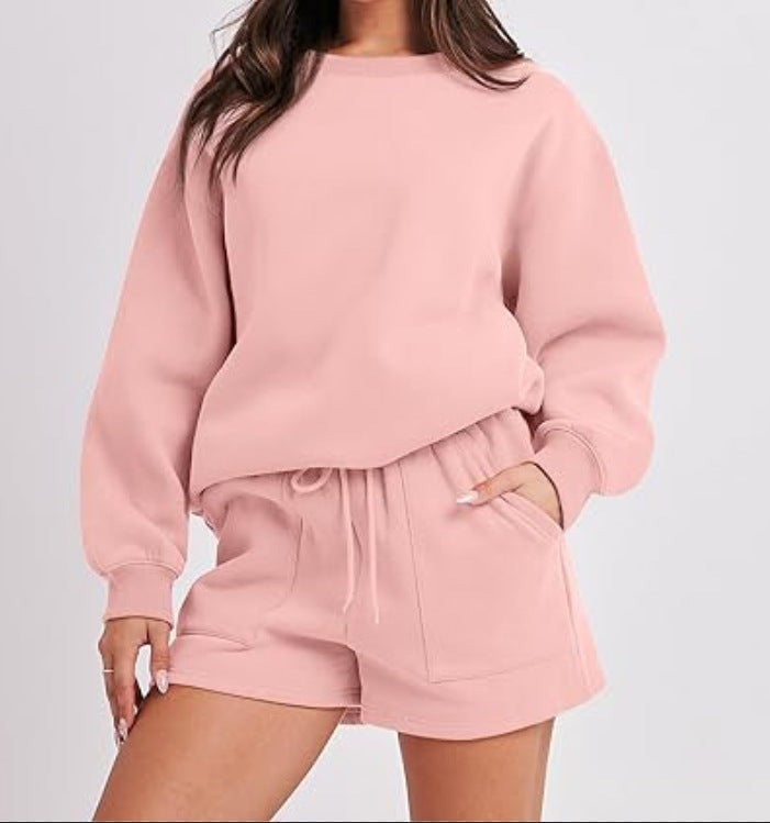 Completo sportivo casual da donna - felpa elegante e pantaloncini comodi