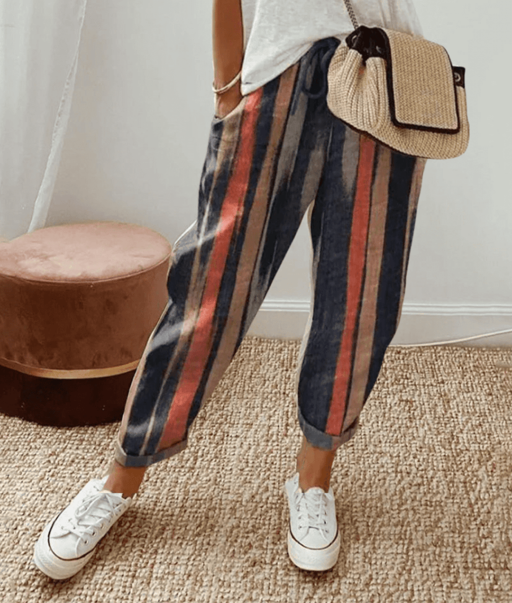 Pantaloni classici da donna in lino leggero e aderente